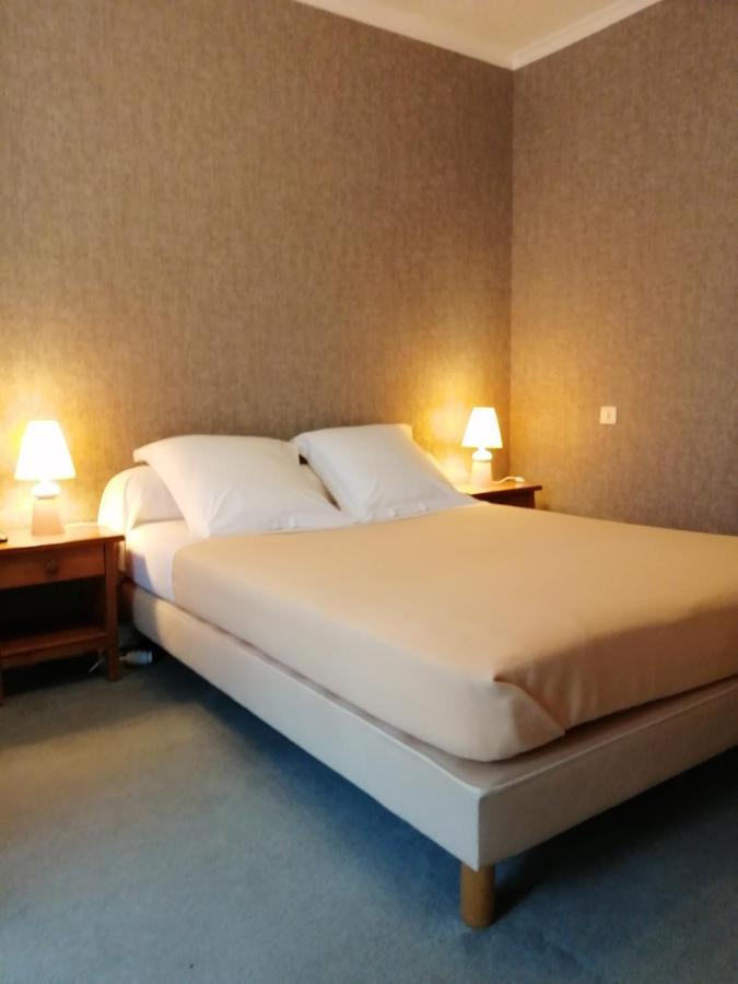 Отель Le Casse Noisettes Gourin Экстерьер фото